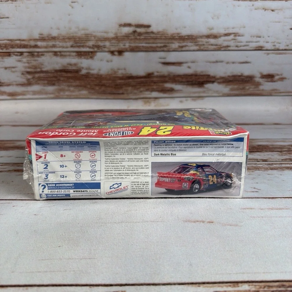 Revell Monogram SnapTite 1997 NASCAR Model Kit 24 Jeff Gordon Sealed